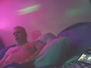 Cam4 Live Sex of overmydaddbody