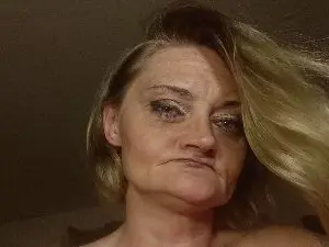 Cam4 Live Sex of CoraLineStar1