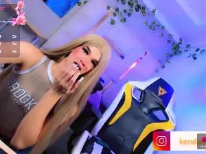 Cam4 Adult Video Chat of Sophiaa_dolll_