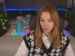 Cam4 Sex Chat of FoxyMayy