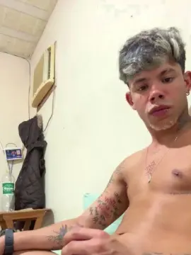 Cam4 Nude Webcam of Xxx_uchiha