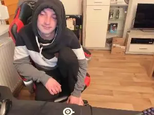 Cam4 Live Porn of tonibiteen21