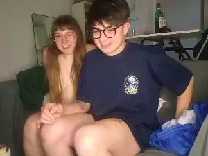 Cam4 Watch Live Sex Cams of ToomLe