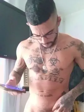 Cam4 Sex Cam of Abrahao22