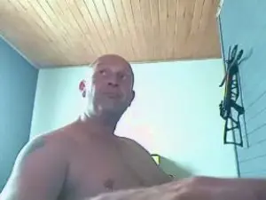 Cam4 Live Porn of klenne_jo
