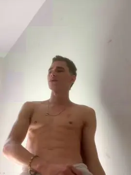 Cam4 Free Porn Cam of branquinho62go