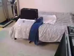 Cam4 Free Live Porn of hotboi555