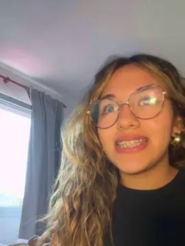 Cam4 Live Porn of emi444