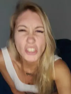 Cam4 Free Live Porn of Sonrisadeangel