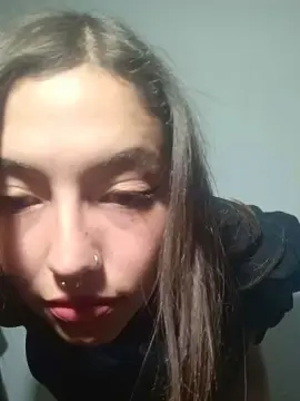 Cam4 Free Live Porn of lamalasuerte444