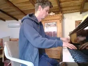 Cam4 Live Porn of PianoTobe