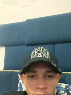 Cam4 Watch Live Sex Cams of Mlknovinhooo
