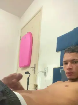 Cam4 Live Sex of Mlknovinhooo