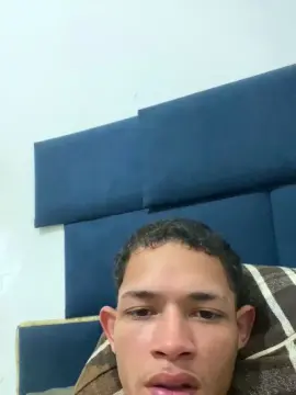 Cam4 Adult Video Chat of Mlknovinhooo