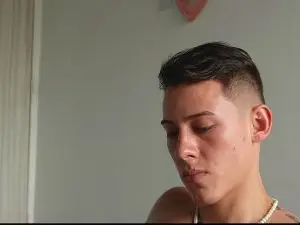 Cam4 Private Sex Chat of Latino_Milk_99