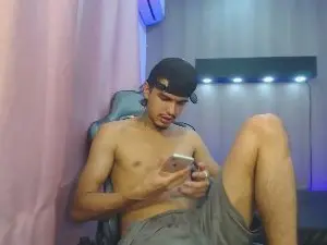 Cam4 Adult Video Chat of tayson_hot_