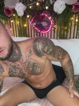 Cam4 Free Live Porn of Loretino1