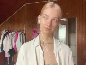 Cam4 Live Sex Cam of GennySembler