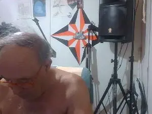 Cam4 Free Live Porn of bohemio_54