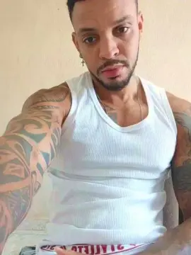 Cam4 Free Live Porn of Divino198936
