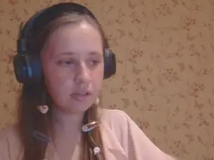 Cam4 Live Sex of BuenaHefner