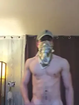 Cam4 Live Porn of adrian28x