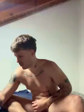 Cam4 Live Sex of Eze202