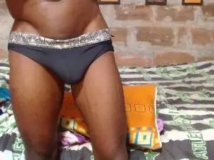 Cam4 Nude Webcam of miltonn_jakee35