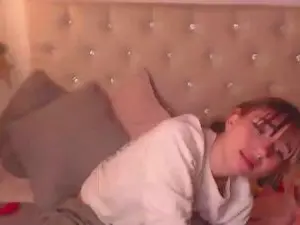 Cam4 Sex Cam of melodyygirl_