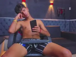 Cam4 Live Porn of AxelGreyder