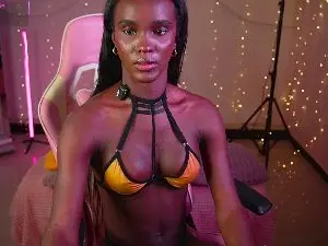 Cam4 Live Porn of Luana_risque