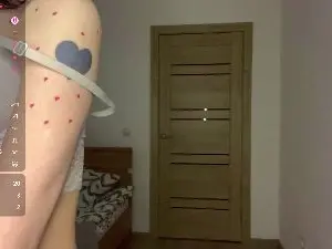 Cam4 Free Live Porn of DinahBugtong