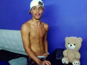 Cam4 Free Porn Cam of angel_foxc_