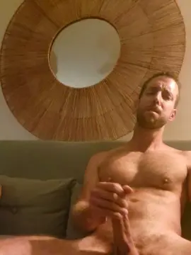 Cam4 Live Porn of alphamuscles44