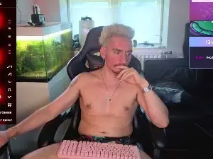 Cam4 Live Sex of Rayzel_White