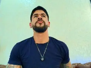 Cam4 Free Porn Cam of Petesevanss