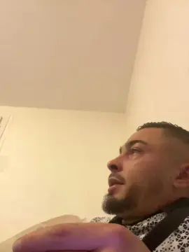 Cam4 Live Porn of Lolo9277