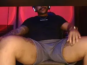 Cam4 Free Porn Cam of alexmonster2