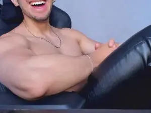 Cam4 Watch Live Sex Cams of Tommy_bred