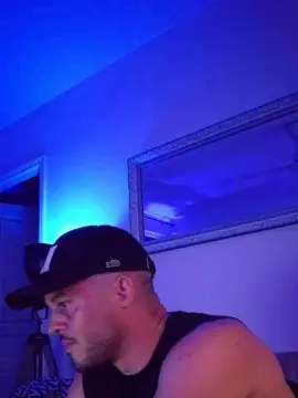 Cam4 Adult Video Chat of runtothesun