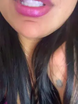 Cam4 Live Sex of Quiqui28
