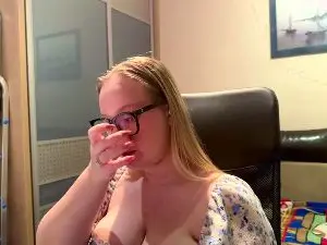 Cam4 Live Porn of AlmaMarsac