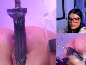 Cam4 Watch Live Sex Cams of CurvyAry