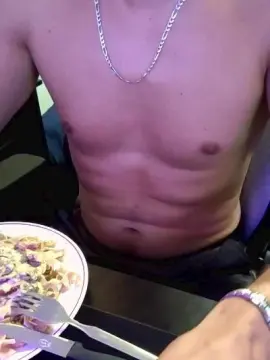 Cam4 Live Sex of yoloyo93