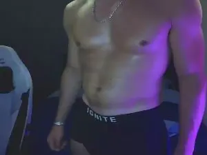 Cam4 Watch Live Sex Cams of yoloyo93
