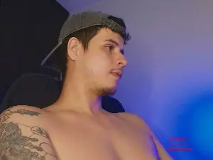 Cam4 Free Live Porn of matt_reinold1