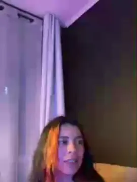 Cam4 Free Live Porn of karenbrunette