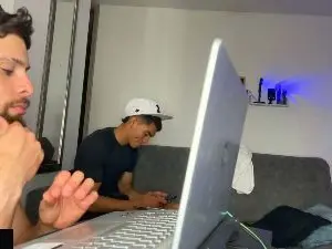 Cam4 Private Sex Chat of zoneboys_