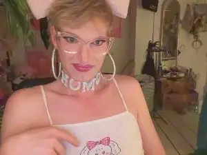 Cam4 Live Sex of pinkyfagyboy
