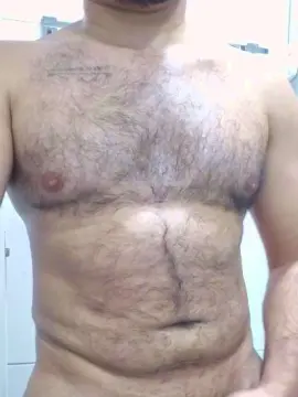 Cam4 Free Live Porn of bear33